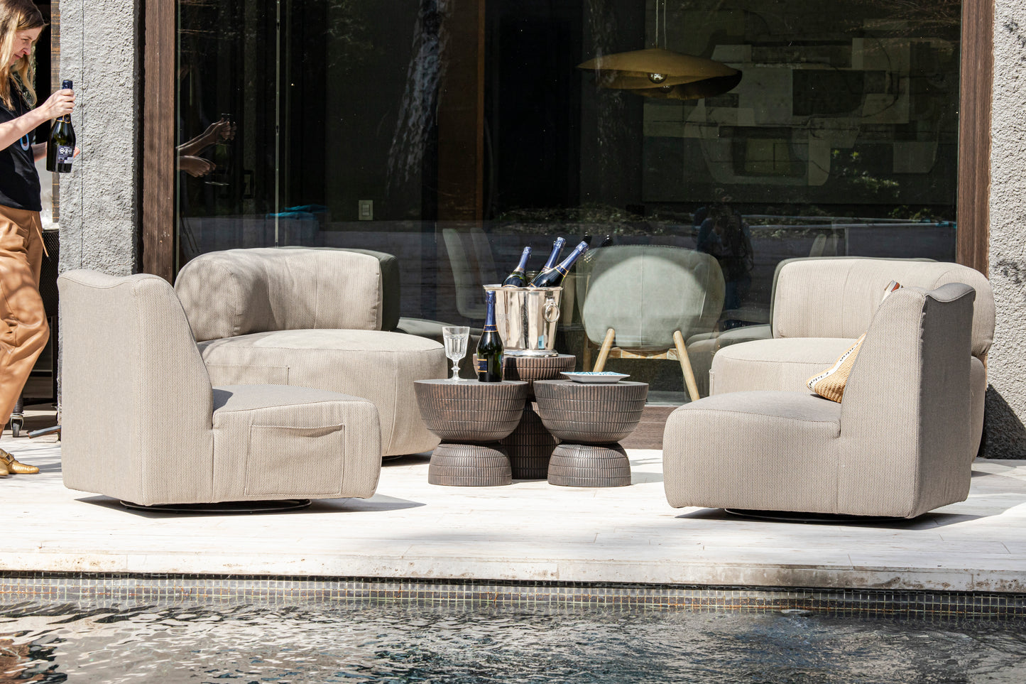 25% OFF LOUNGECHAIR CAVANI TAUPE - Time of Interiors