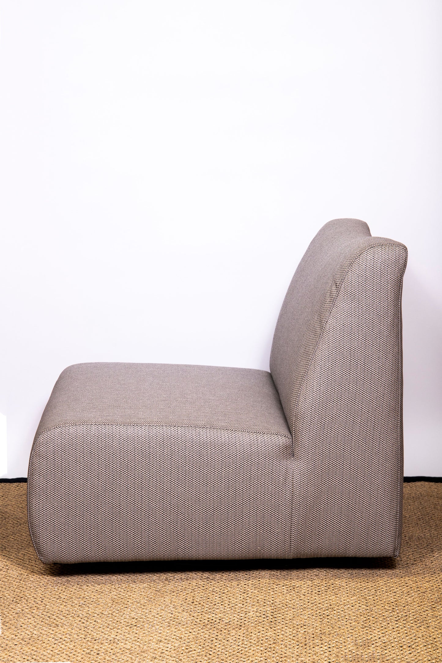 25% OFF LOUNGECHAIR CAVANI TAUPE - Time of Interiors