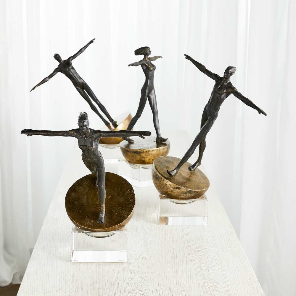 Escultura Mujer Balance