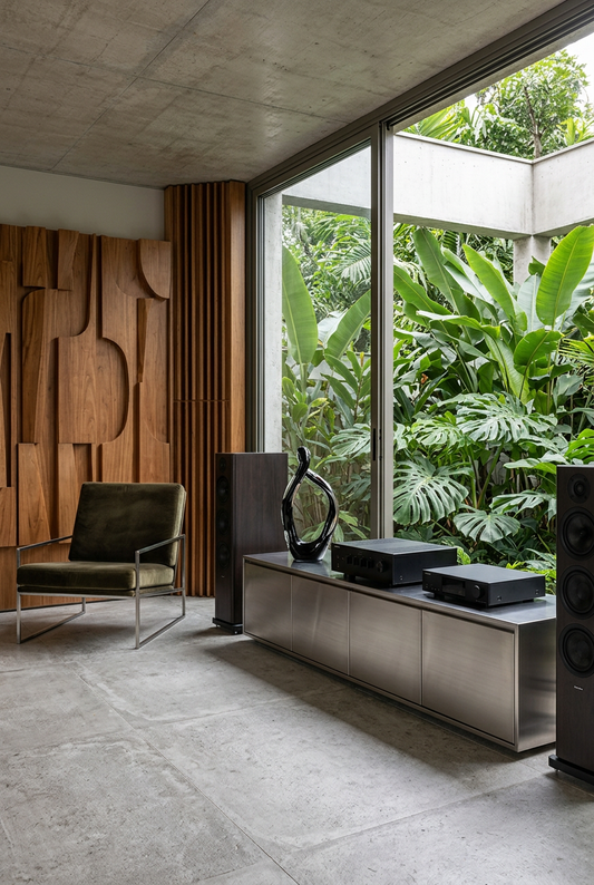 Escultura Zen en una sala de música contemporánea